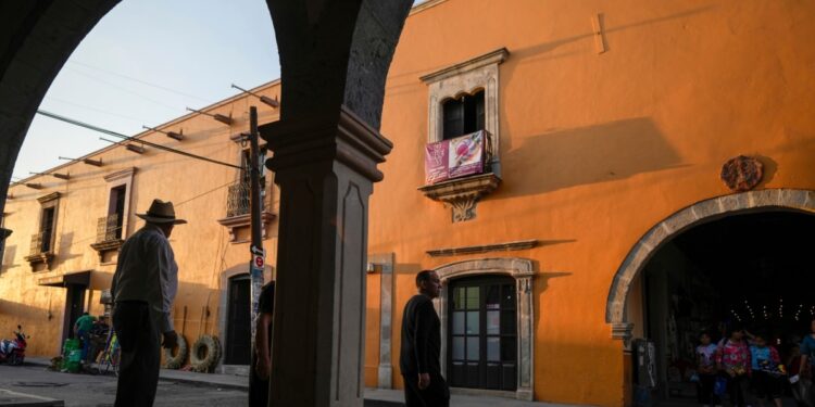 Matan a tiros a periodista en violento estado del occidente de México