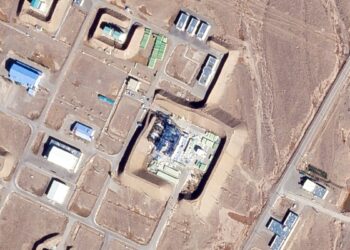 Imágenes satelitales muestran posibles daños en base iraní tras ataque de Israel