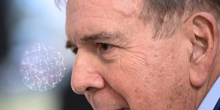 Rector del CNE de Venezuela en el exilio confirma ilegalidad de resultados electorales