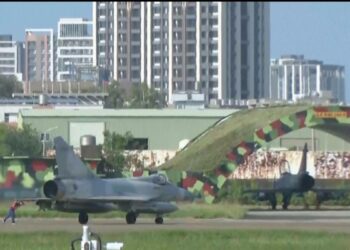 China hace grandes maniobras militares en torno a Taiwán en una advertencia contra la independencia