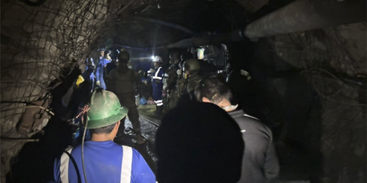Policía informa el hallazgo de 12 restos humanos en mina de mayor zona productora de oro de Perú