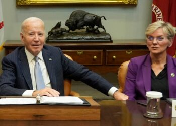 Huracanes consecutivos redefinen la recta final de la campaña electoral 2024