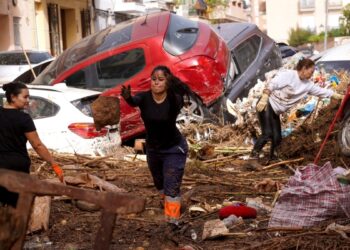 España: Al menos 72 muertos en devastadoras inundaciones