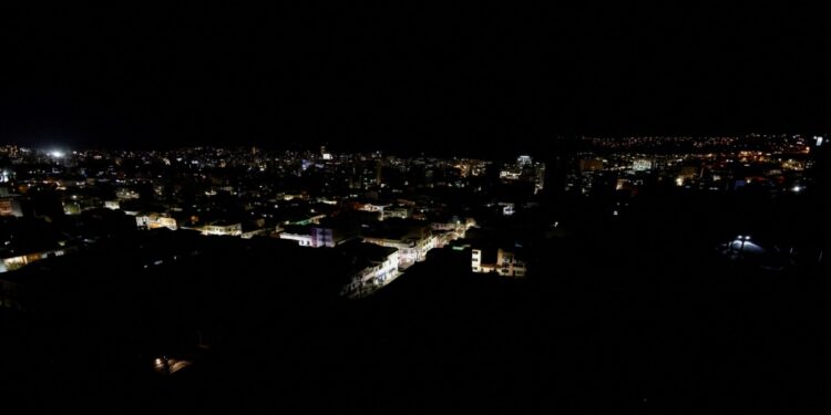 Ecuador reemplaza a ministro de Energía en medio de cortes de electricidad