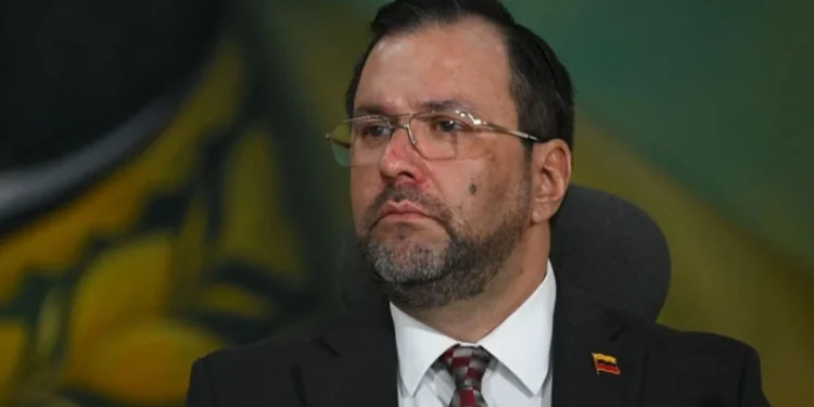 Canciller Gil sobre su par español: No sabemos si actúa por miedo a un poder más allá de su gobierno