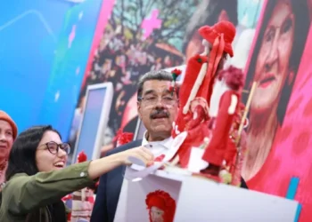 Presidente Maduro rindió un homenaje a Gloria Marlene Venegas conocida como «Caperucita Roja»