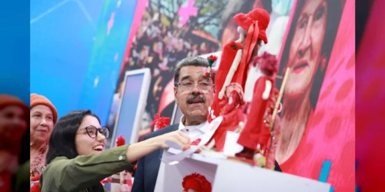 Presidente Maduro rindió un homenaje a Gloria Marlene Venegas conocida como «Caperucita Roja»