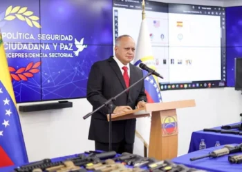 Ministro Cabello anunció decomiso de 33 fusiles robados a la FANB para acciones terroristas