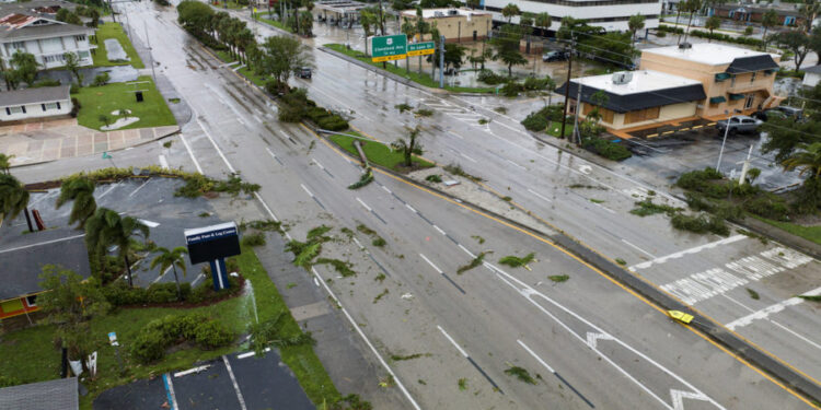 Sube a cuatro cifra de muertos por el paso del huracán Milton en Florida