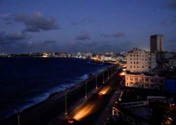 La mayor parte de Cuba vuelve a estar conectada