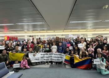 Colombia regresa a sus nacionales desde un asediado Líbano