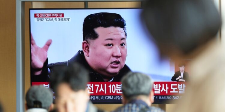 Corea del Norte confirma lanzamiento de prueba de nuevo misil balístico intercontinental