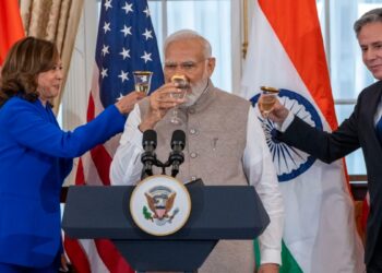 India muestra orgullo por candidatura presidencial de Kamala Harris, aunque falta el entusiasmo