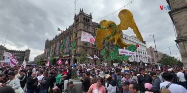 Mexicanos celebran la toma de posesión de Claudia Sheinbaum