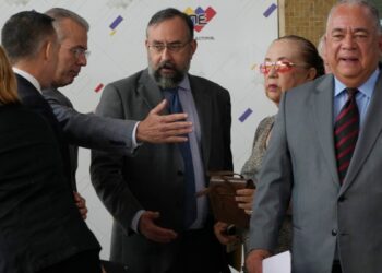 Destituirán a Del Pino. Tratan de nombrar alcalde chavista en Maracaibo.