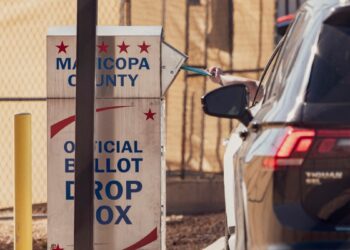 Resultados de elecciones de EEUU podrían no conocerse de inmediato, condado clave de Arizona sería la razón