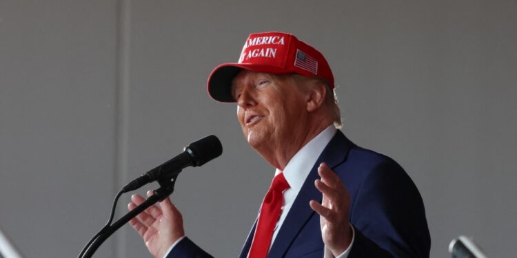 Donald Trump dice que hay «muchos genes malos» entre migrantes en EEUU