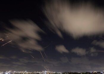 Israel espera aumentar la presión sobre Hezbolá, aunque medios de comunicación y prensa reportan las primeras bajas israelíes