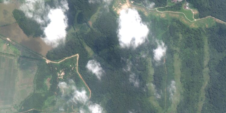 Corea del Norte volará carreteras transfronterizas con el Sur por disputa sobre drones, según Seúl