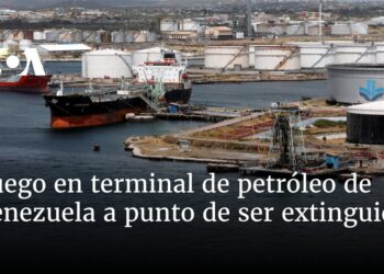 Fuego en terminal de petróleo de Venezuela a punto de ser extinguido