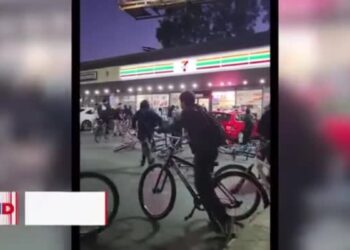 Ola de robos relámpago preocupa a las autoridades de Los Ángeles