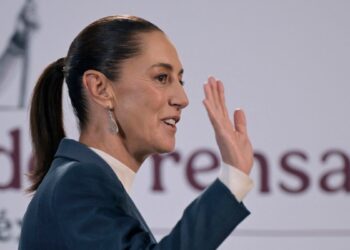 arrancan las mañaneras de Sheinbaum en México ante el espejo de López Obrador