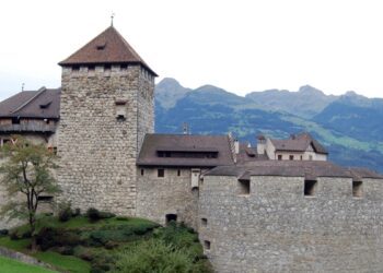 Votantes en Liechtenstein retiran financiación del estado a la emisora de radio pública