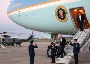 Israel abre nuevos frentes en Oriente Medio, mientras el presidente Joe Biden descarta que vaya a producirse una guerra total en la región