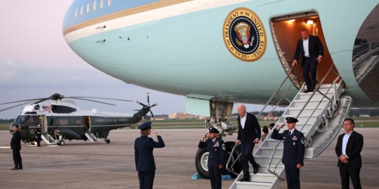 Israel abre nuevos frentes en Oriente Medio, mientras el presidente Joe Biden descarta que vaya a producirse una guerra total en la región