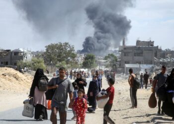 El Ejército israelí dice que interceptó un misil disparado desde Yemen