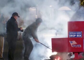 Urnas electorales bajo ataque en EEUU; Seguridad Nacional advierte de un entorno de amenazas «intensificado y dinámico»