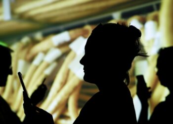 Freedom House alerta sobre riesgos para la democracia