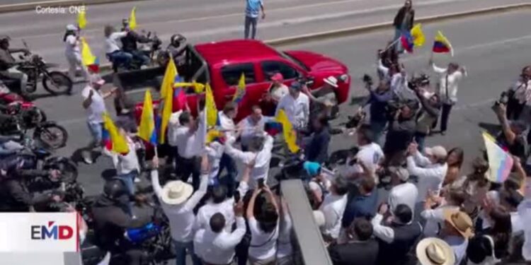 Críticas frente a elevado número de aspirantes a presidencia en Ecuador