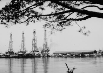 Sofocan incendio en área de almacenamiento de petrolera estatal venezolana; 26 heridos