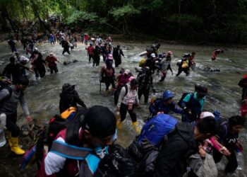 Autoridades en Panamá reportan un aumento de migrantes venezolanos por el Darién