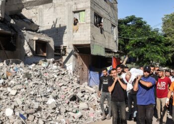 Israel ataca Gaza; jefe de la ONU dice que hay muchos palestinos atrapados en el norte