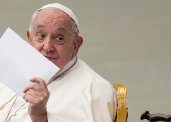 Francisco condena un mundo que ha «perdido el corazón» en la 4ta encíclica de su papado