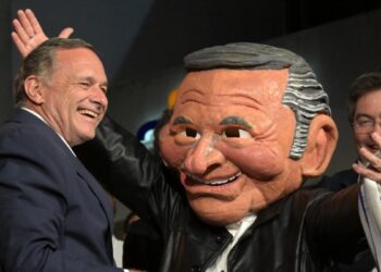 Candidato oficialista de Uruguay pide «asegurar la continuidad» en cierre de campaña