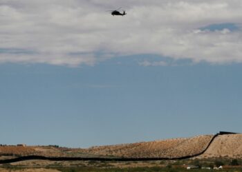 Arrestos por cruces ilegales en frontera sur de EEUU caen en septiembre