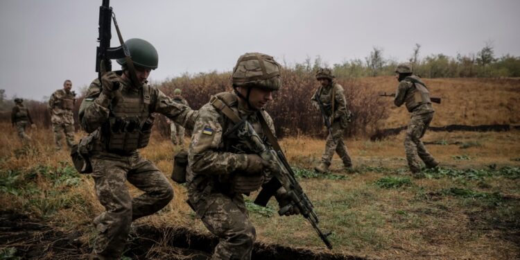 ¿Cuáles desinformaciones sobre la guerra en Ucrania se han replicado en el conflicto de Oriente Medio?