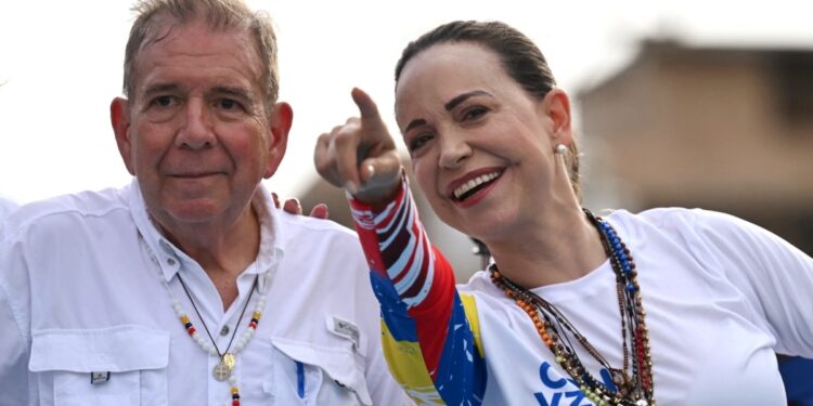 Opositores ganan premio de la UE. Maduro respalda agenda de los BRICS.