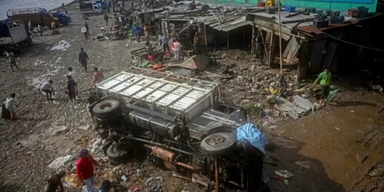 Los muertos por las lluvias e inundaciones en Nepal ya son más de 200