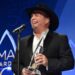 Acusan a Garth Brooks de violación en demanda interpuesta por peluquera y maquilladora