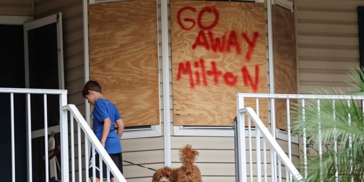 En Fotos | Florida espera la llegada del huracán Milton, debilitado a categoría 4