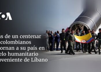 Más de un centenar de colombianos retornan a su país en vuelo humanitario proveniente de Líbano