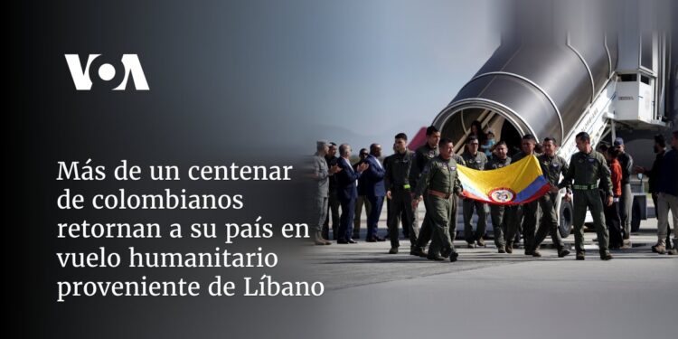 Más de un centenar de colombianos retornan a su país en vuelo humanitario proveniente de Líbano
