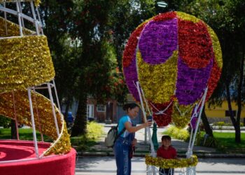 Con adornos por doquier, la Navidad llega antes a Venezuela por decisión del presidente Maduro
