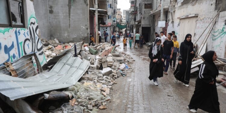 Bombardeos israelíes causan al menos 21 muertos en Gaza