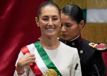 Exmiembros del M19 desmienten al presidente Petro que afirmó que Claudia Sheinbaum fue militante de esa guerrilla