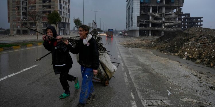 Un sismo de 5,9 remece el este de Turquía